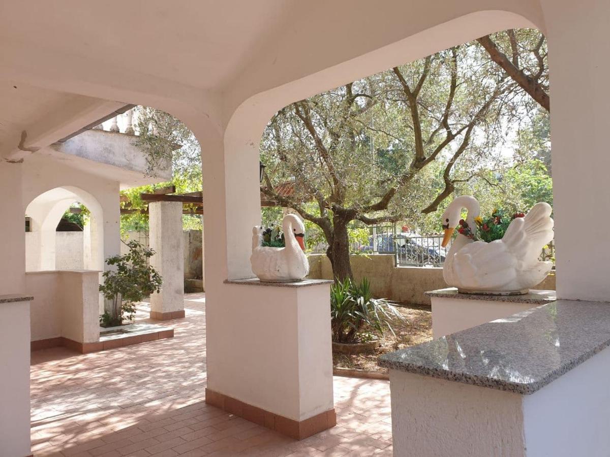 Villa 2 Swans Peroj Exterior foto